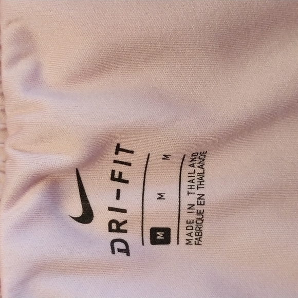 Girls Nike dri-fit pink shorts size M - Picture 3 of 4